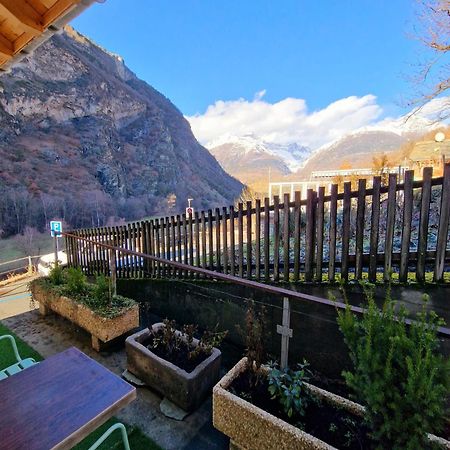 Kunstplanet Im Herzen Der Alpen Am Planetenweg Visp Ngoại thất bức ảnh