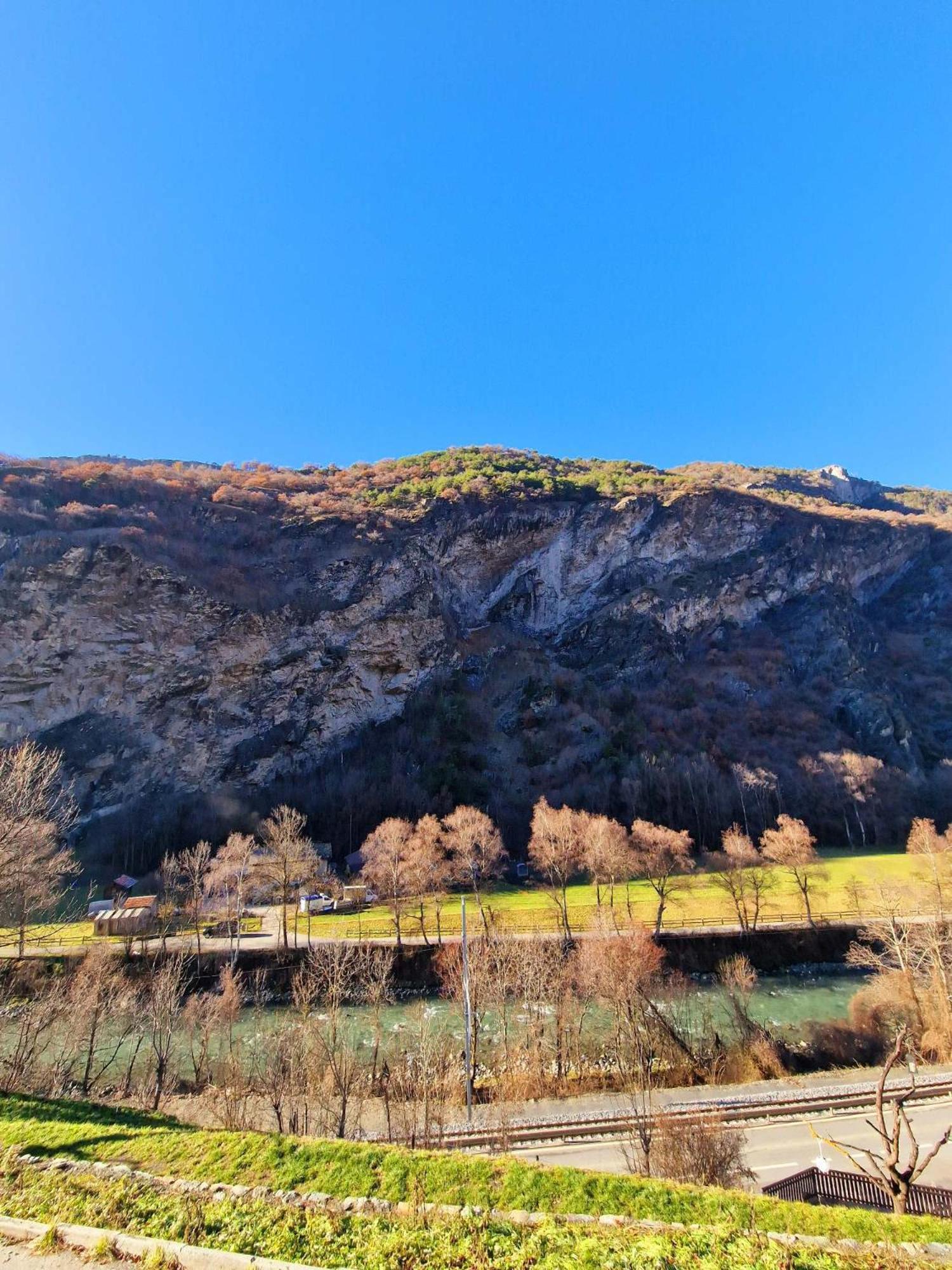Kunstplanet Im Herzen Der Alpen Am Planetenweg Visp Ngoại thất bức ảnh